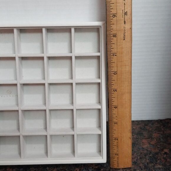 White Wooden Display Case - Picture 4 of 5